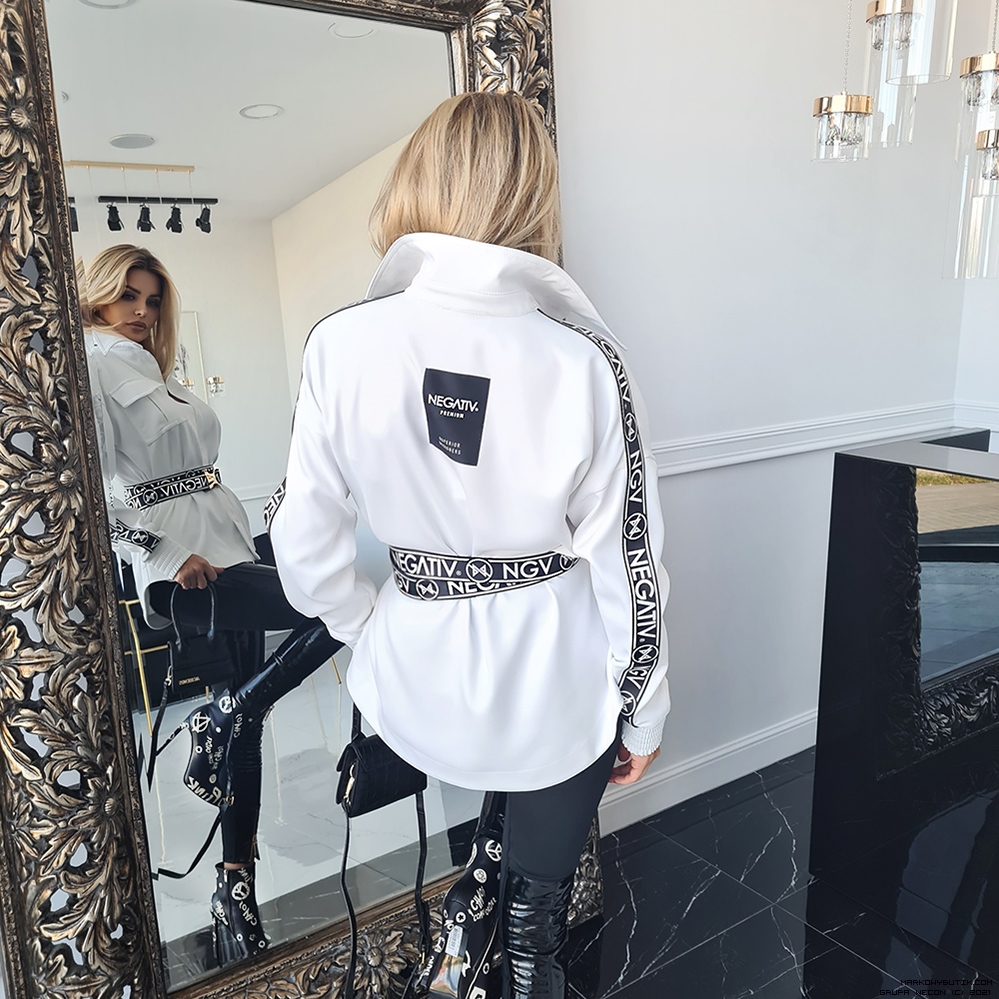 negativ koszule swobodne sciagacze kolnierzyk kieszonka rozkloszowana asymetryczna zdobienia napisy madeinpoland premiummoda zloto