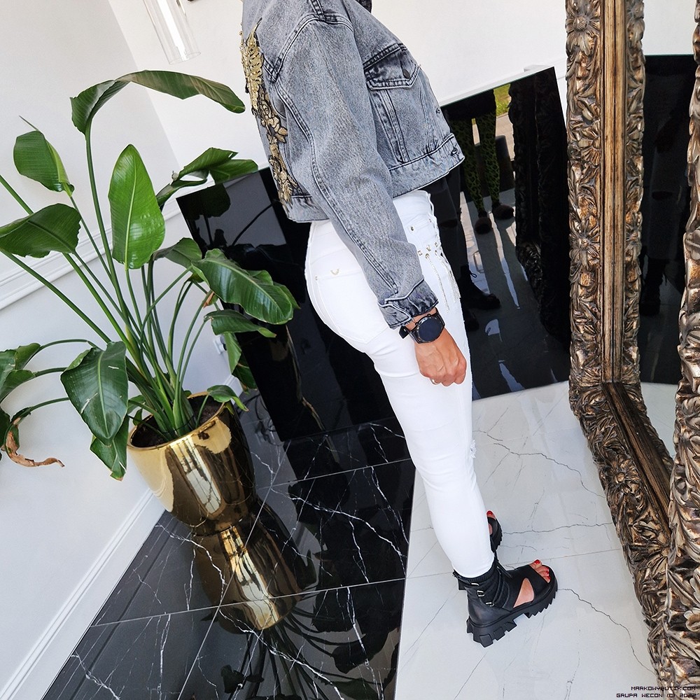 icone kurtki jeans bawelna madeineu zdobienia haft drapieznyprint nity zloto