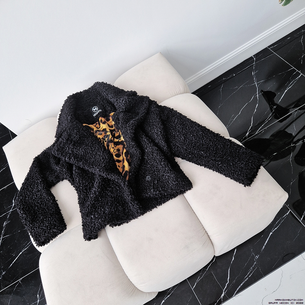 negativ kurtki swobodne kolnierzyk dlugirekaw madeinpoland premiummoda zloto