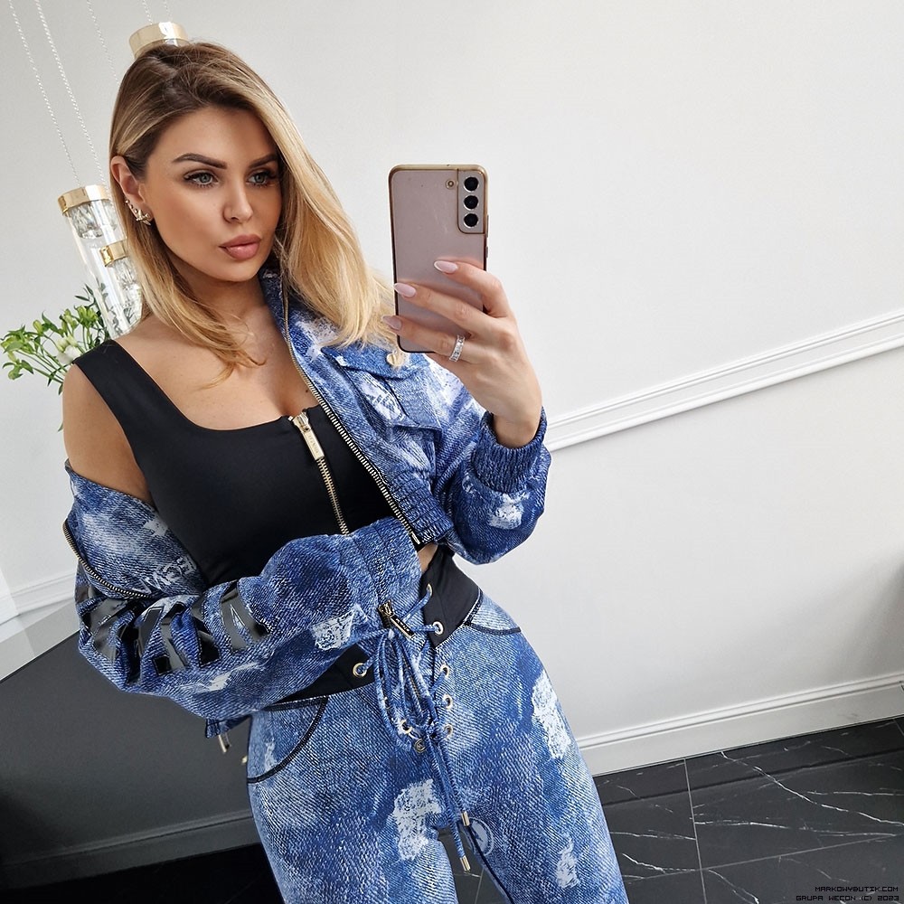 negativ kurtki dzianina ortalion sciagacze matowe blyszczace kaptur dlugirekaw zdobienia suwaki madeinpoland premiummoda zloto