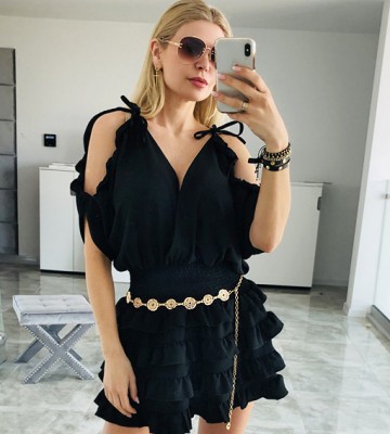  Sukienka w Czerni z Dekoltem+ Falbany swobodne falbany mini madeineu