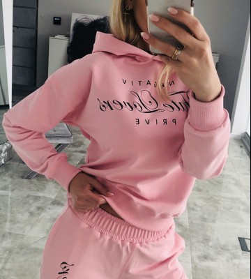  Dresowa Róż Blush Bluza z kapturem FATE... sportowy swobodne sciagacze elastyczne kaptur napisy madeinpoland premiummoda