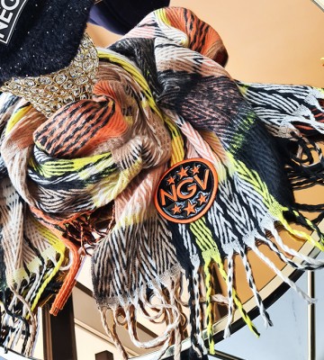  Kolorowy Ciepły Wełniany Szal Logowany... welna zdobienia madeinpoland premiummoda zloto krata