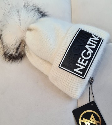  Czapka Wełniana Z Pomponem Z Lisa Off White welna dopasowane
