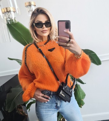 Sweter Orange Biżuteryjny z Baby Alpaką+... swobodne welna elastyczne zdobienia blaszka nity lancuchy madeinpoland premiummoda zloto