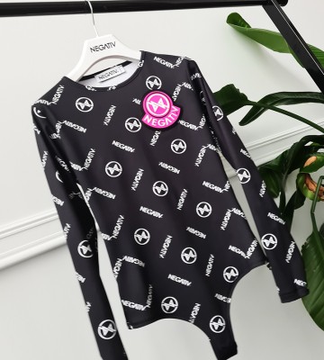  Personalizowany Materiał Logotyp+ Guma BODY dopasowane dzianina glebokidekolt dlugirekaw zdobienia madeinpoland premiummoda drapieznyprint
