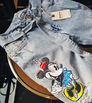  Jeansy Mom Fit Z Mickey w Kryształach z... swobodne jeans krysztaly zdobienia madeineu premiummoda zloto