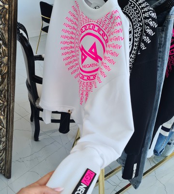  Bluza biała z różowym logo premiummoda madeinpoland nadruk live