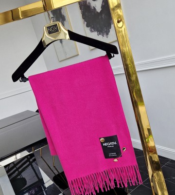  Duży Szal w Różu Logowany Złoty Napa... krysztaly zdobienia nity drapieznyprint madeinpoland premiummoda zloto