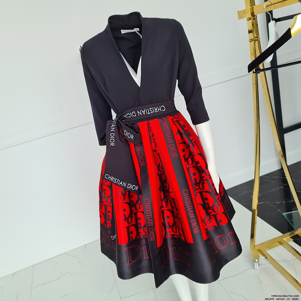 behcetti italia sukienki elegancki glebokidekolt rozkloszowana napisy madeinitaly premiummoda