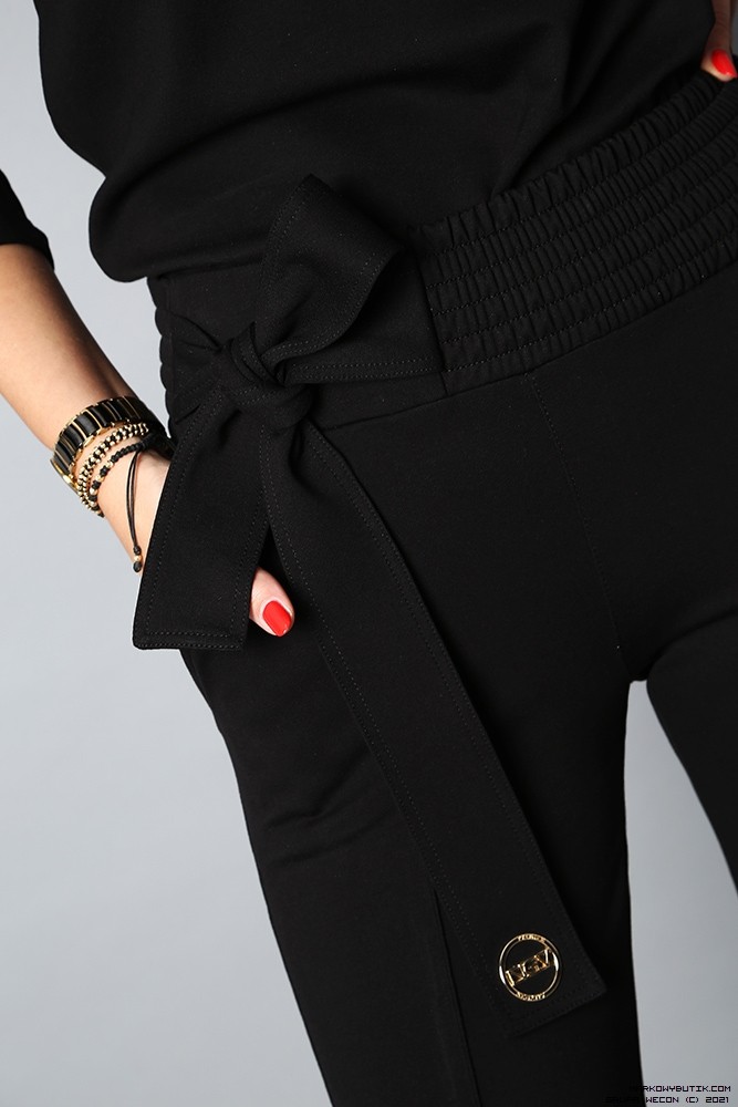 negativ kalhoty dopasowane modelujace kieszonka elastyczne zdobienia napisy madeinpoland premiummoda zloto