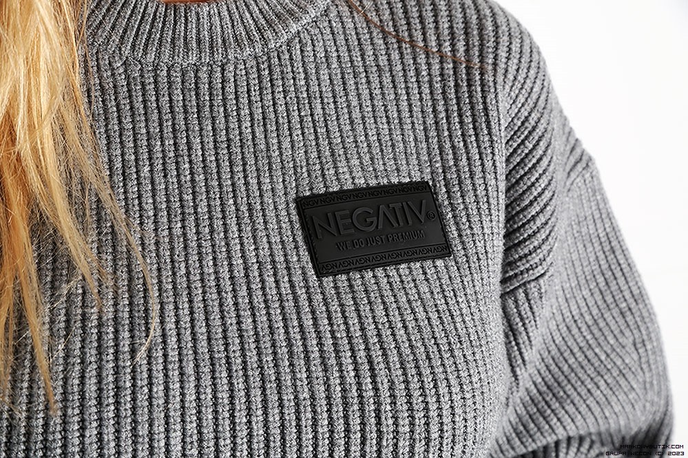 negativ sweaters swobodne dlugirekaw zdobienia nity premiummoda zloto