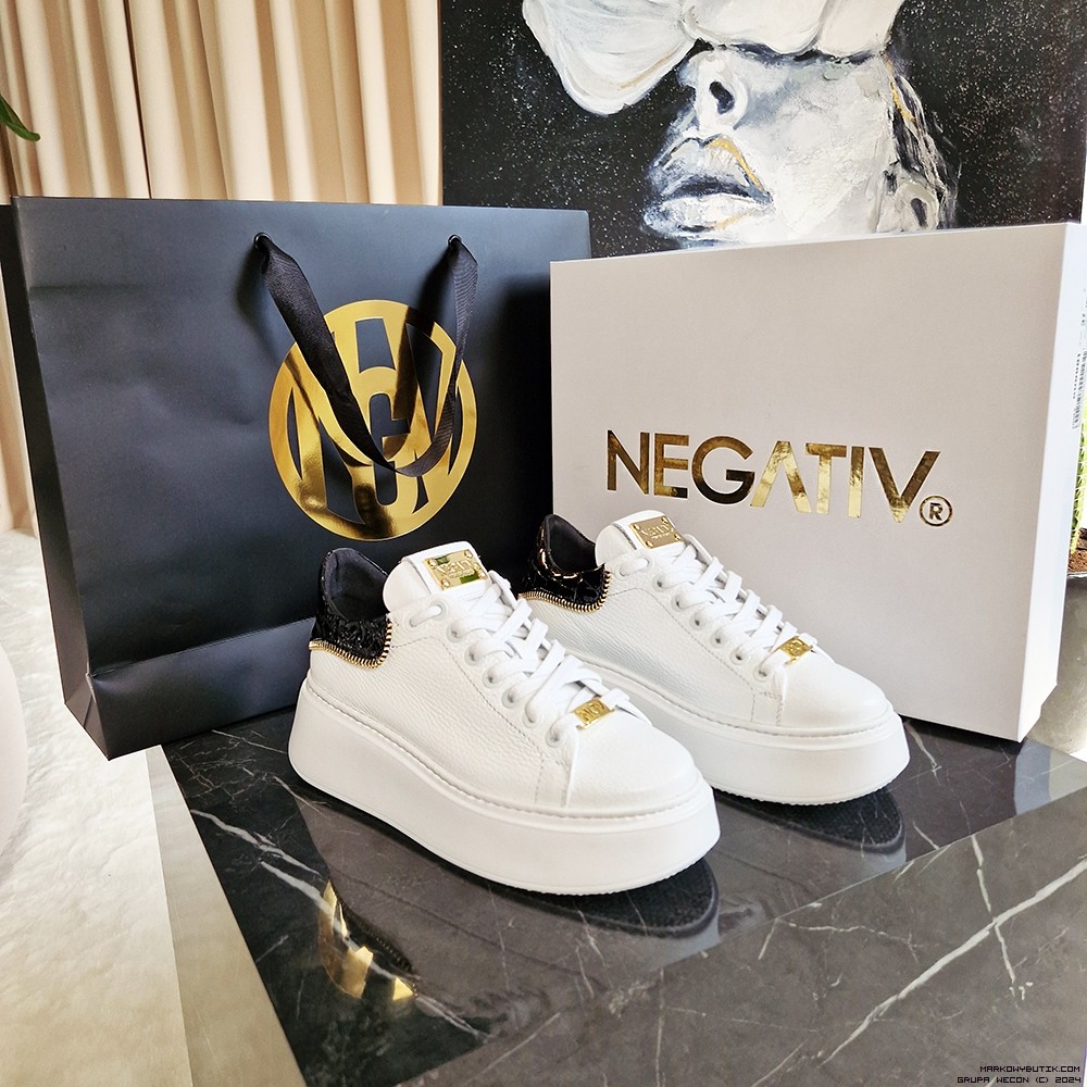 negativ shoes sportowy elegancki skora zdobienia blaszka suwaki napisy madeinpoland premiummoda zloto