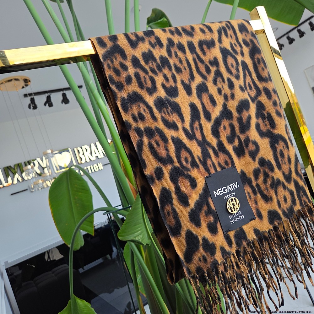 negativ accessoires krysztaly zdobienia nity drapieznyprint madeinpoland premiummoda zloto