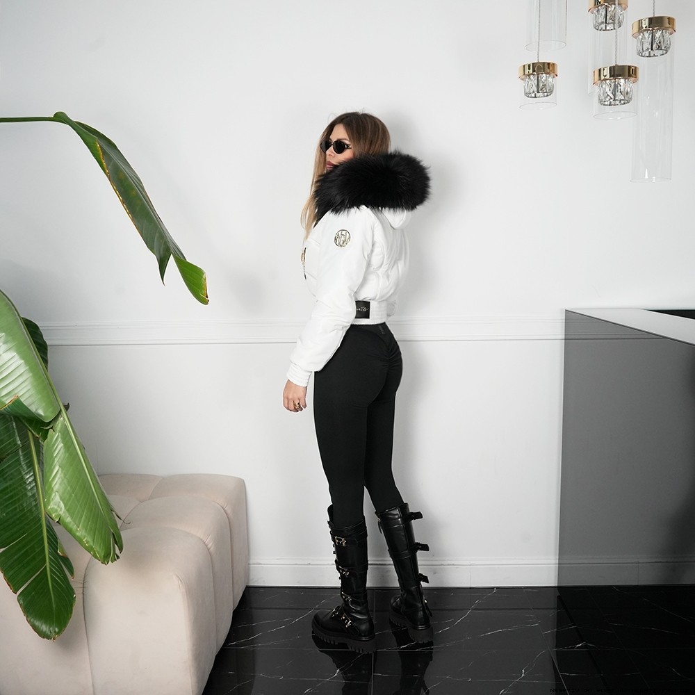 negativ kurtki dzianina ortalion sciagacze matowe blyszczace kaptur dlugirekaw zdobienia suwaki madeinpoland premiummoda zloto