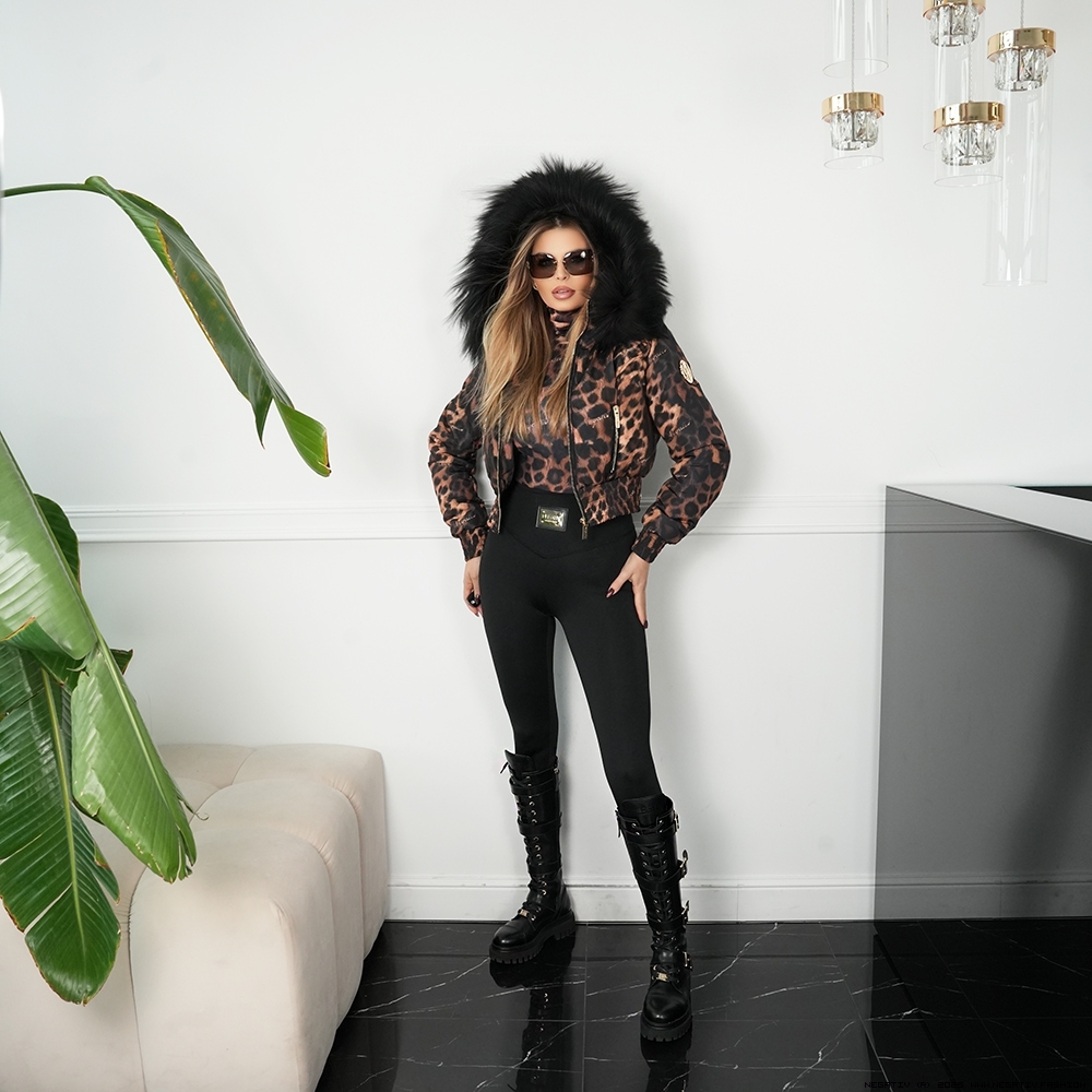 negativ kurtki dzianina ortalion sciagacze matowe blyszczace kaptur dlugirekaw zdobienia suwaki madeinpoland premiummoda zloto