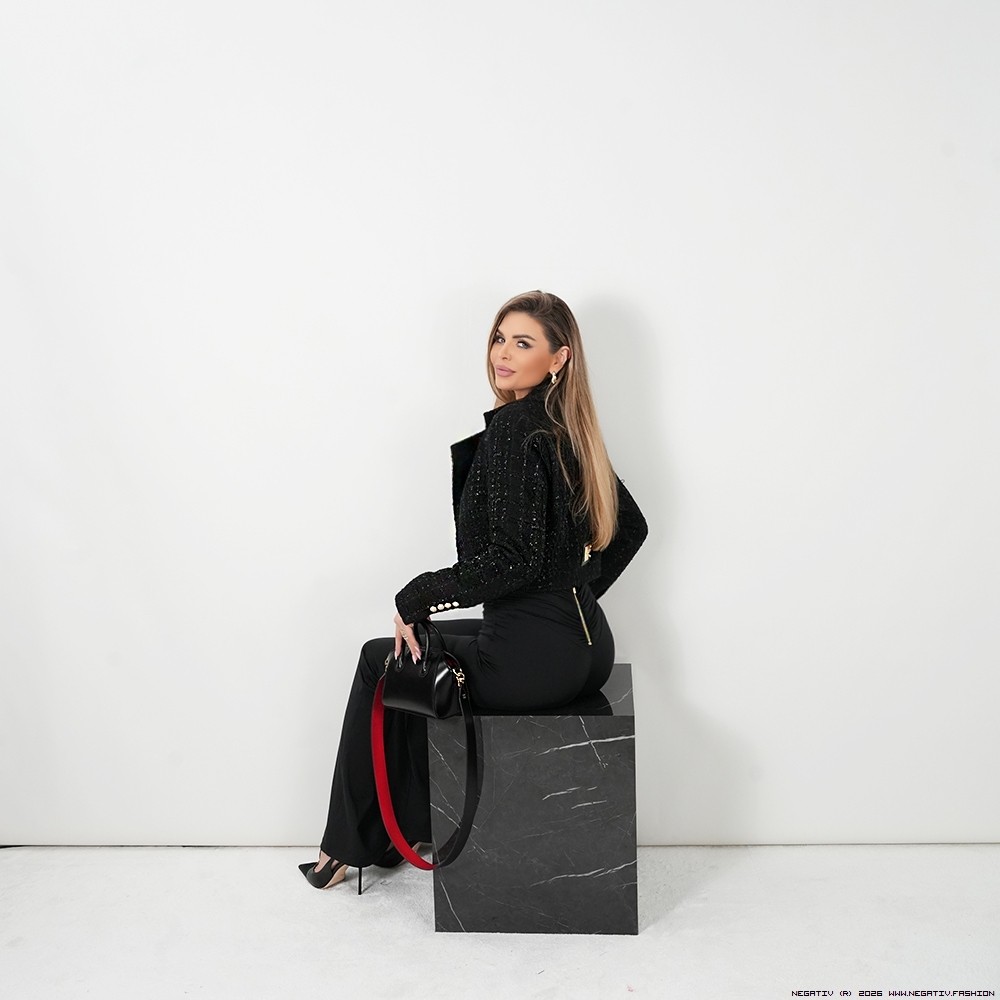 negativ żakiety dzianina dopasowane modelujace glebokidekolt napisy madeinpoland premiummoda zloto