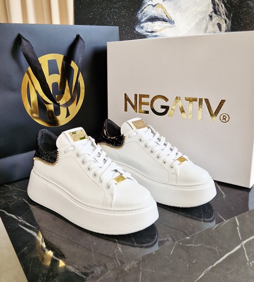 NEGATIV ** Białe Sneakersy 100% Skóra! Złote Okucia! sportowy elegancki skora zdobienia blaszka suwaki napisy madeinpoland premiummoda zloto