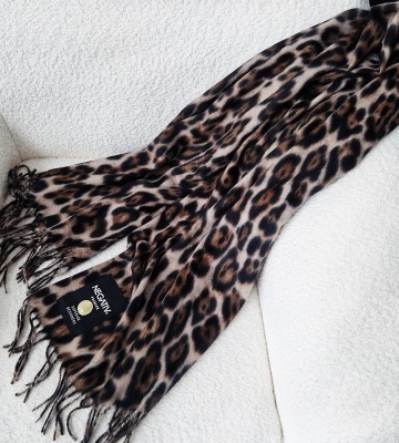 NEGATIV ** Duży Szal w Leopardzie Logowany Złota Napa Żakard krysztaly zdobienia nity drapieznyprint madeinpoland premiummoda zloto