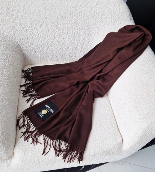 NEGATIV ** Duży Czekoladowy Kaszmirowy Szal Logowany Żakard krysztaly zdobienia nity drapieznyprint madeinpoland premiummoda zloto