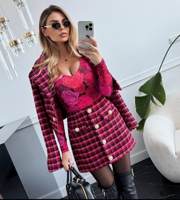 NEGATIV ** Body z Bezszwowym Dekoltem V Magnifico Print dopasowane dzianina glebokidekolt madeinpoland modelujace premiummoda zloto