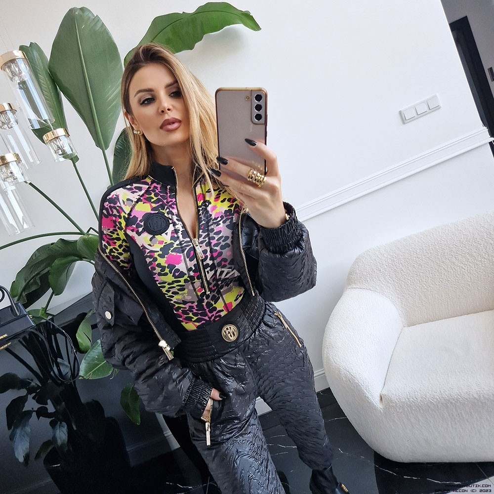 negativ jackets dzianina ortalion sciagacze matowe blyszczace kaptur dlugirekaw zdobienia suwaki madeinpoland premiummoda zloto