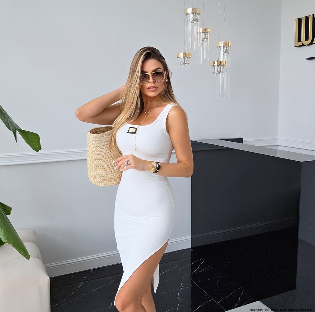 negativ sukienki maxi krysztaly zdobienia lancuchy madeinpoland premiummoda zloto dzianina