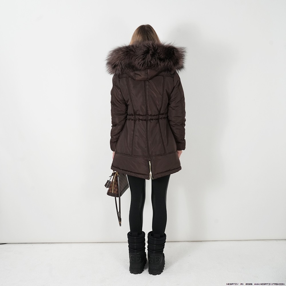 negativ jackets dzianina ortalion sciagacze matowe blyszczace kaptur dlugirekaw zdobienia suwaki madeinpoland premiummoda zloto