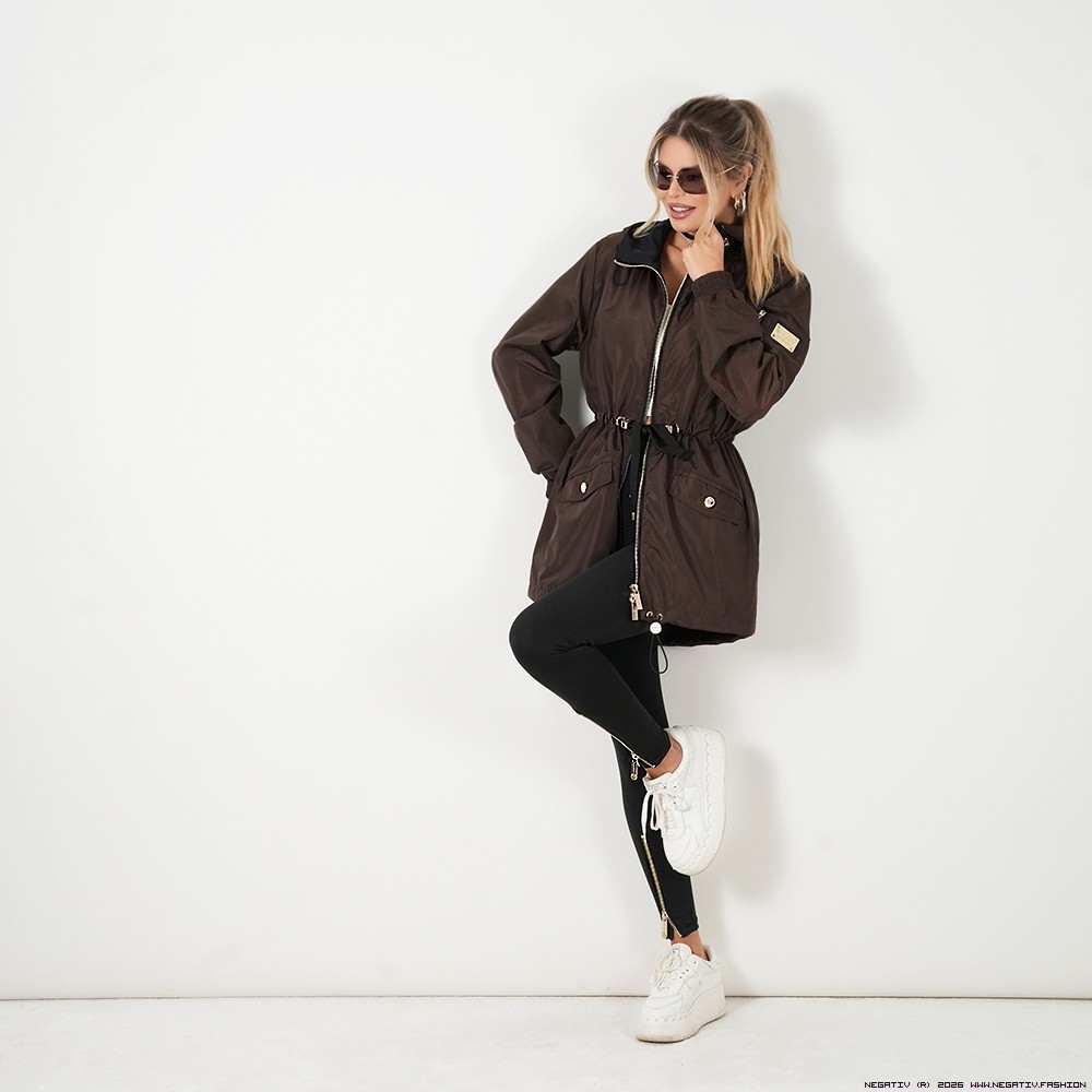 negativ kurtki dzianina ortalion sciagacze matowe blyszczace kaptur dlugirekaw zdobienia suwaki madeinpoland premiummoda zloto