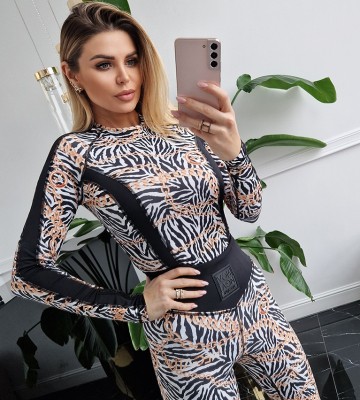 NEGATIV ** Top Modelujący z Przeszyciami Zebra Logowany sportowy dopasowane napisy madeinpoland premiummoda dlugirekaw