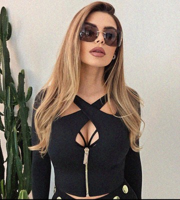 NEGATIV ** Bluzka z Wycięciami Zapinana Na Suwak Push-up dopasowane dzianina zdobienia suwaki madeinpoland premiummoda zloto glebokidekolt dlugirekaw