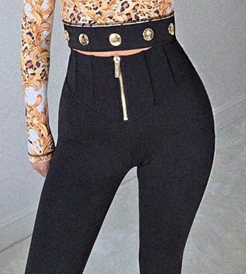 NEGATIV ** Legginsy z Gorsetowym Pasem Bezprzylgowym swobodne modelujace hiszpanka delikatny zdobienia drapieznyprint madeinpoland premiummoda